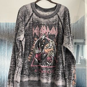 Def Leppard long-sleeve tee